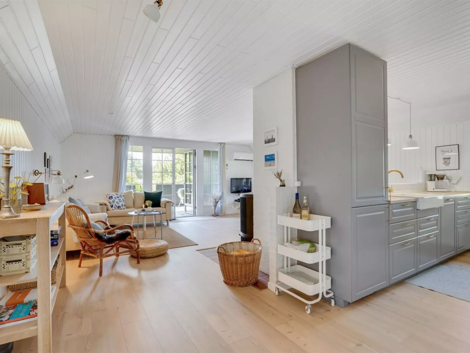 "Sine" - 500m from the sea-Binnen