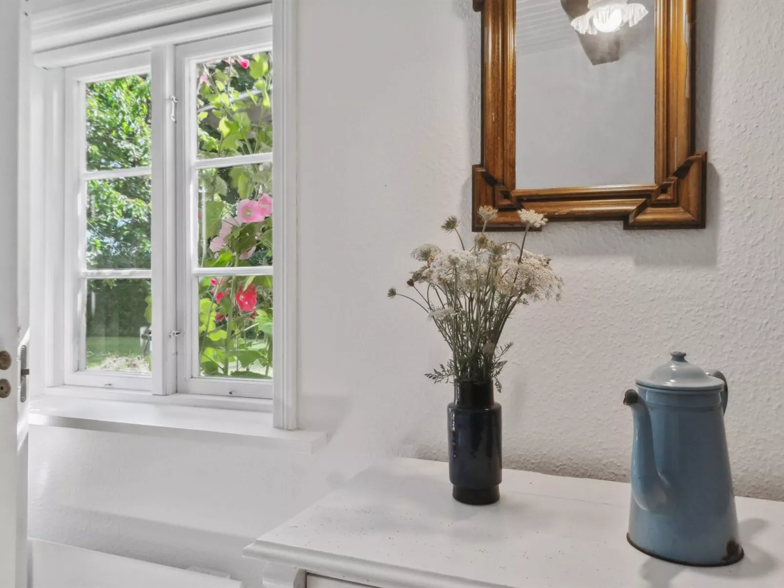 "Héléne" - 2.4km from the sea-Binnen