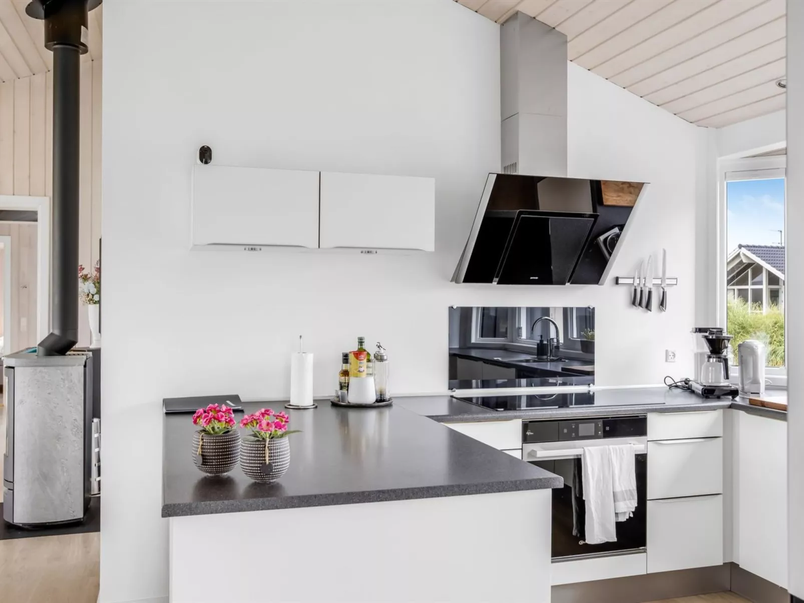 "Lennart" - 300m from the sea-Binnen