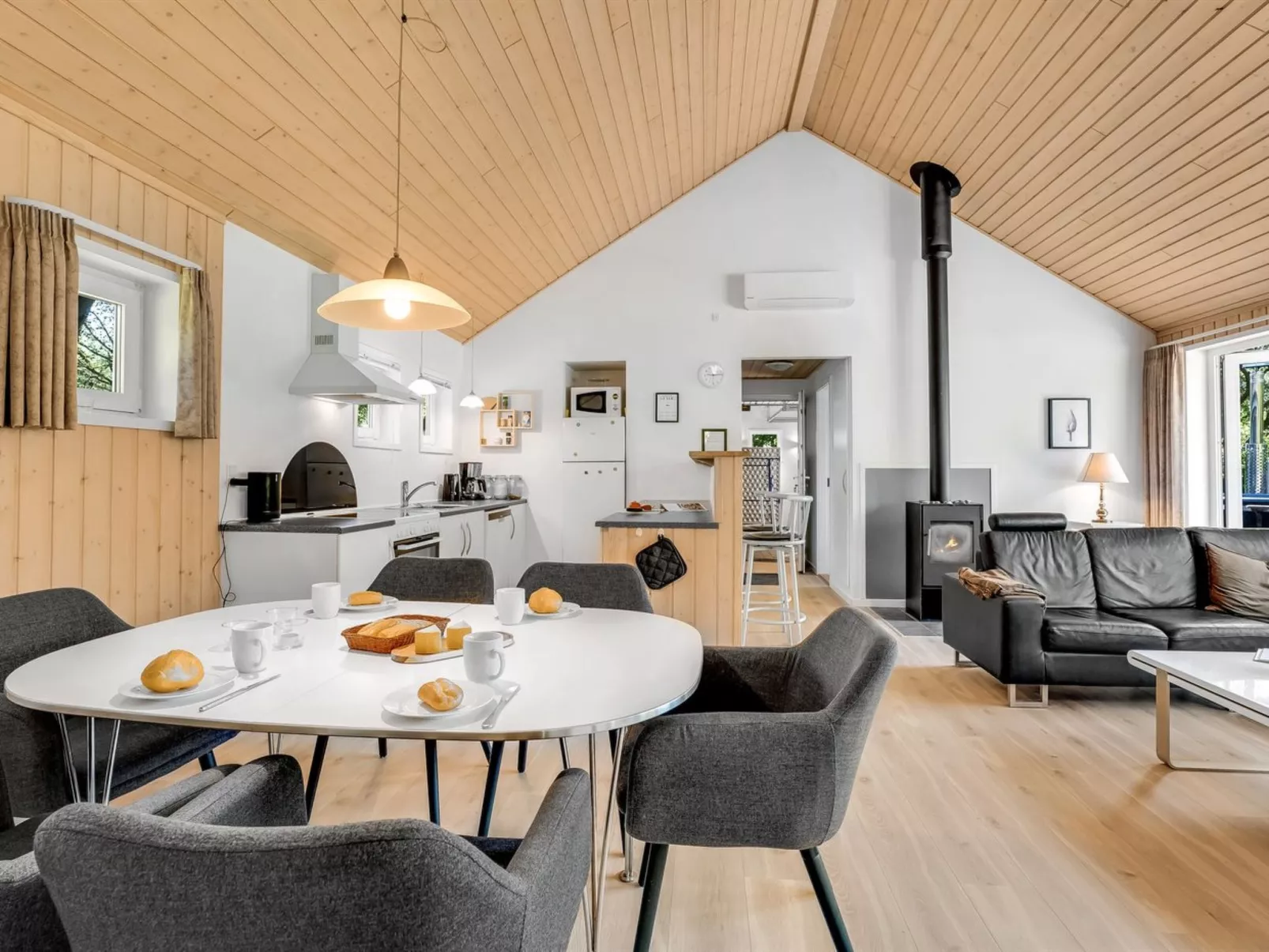 "Rohan" - 700m from the sea-Binnen