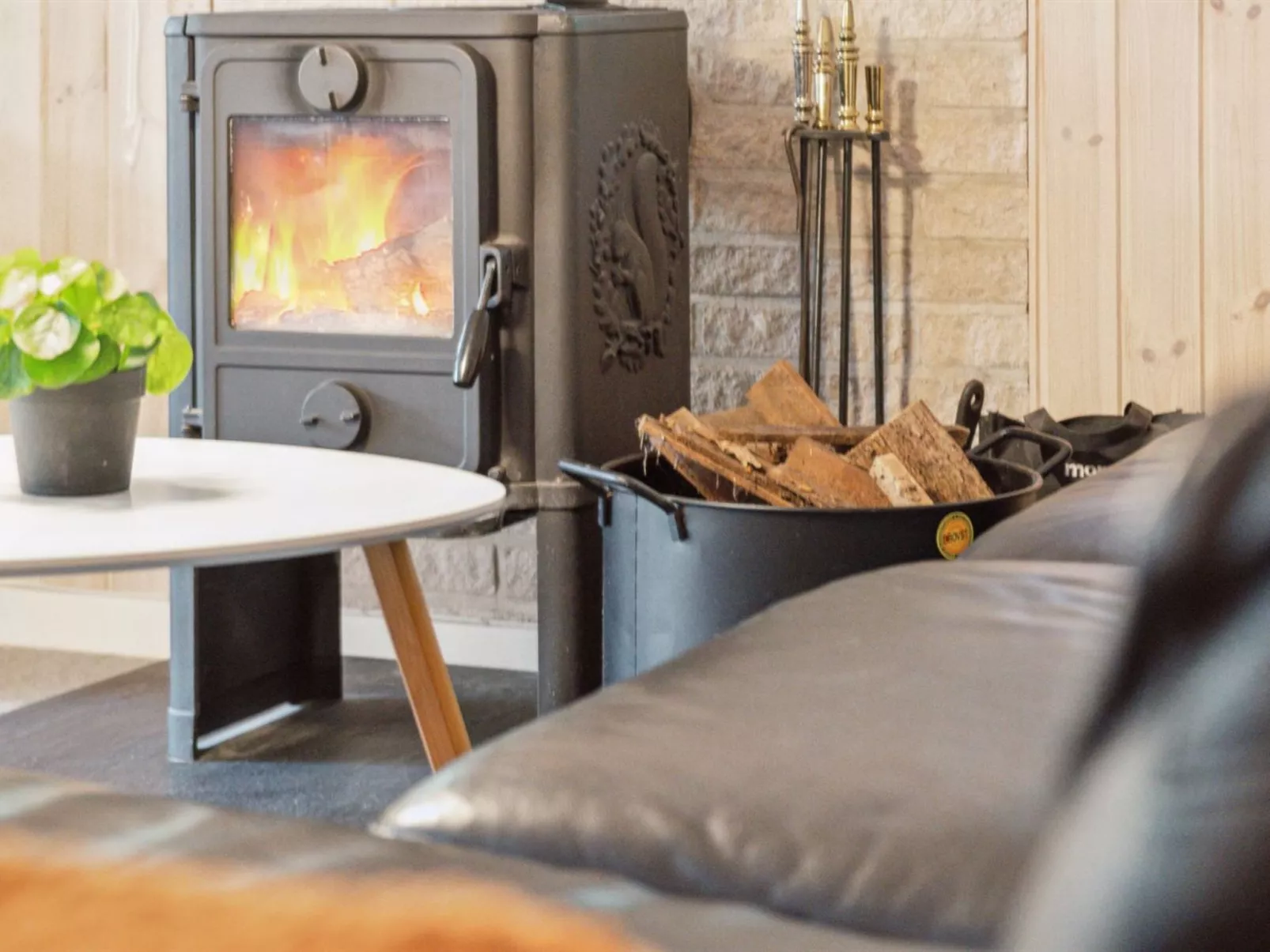 "Zaharinka" - 30km from the sea-Binnen