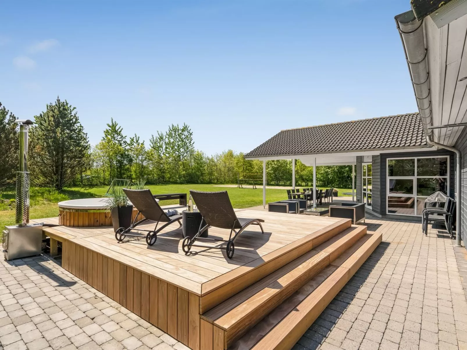 "Ahto" - 600m to the fjord-Buiten