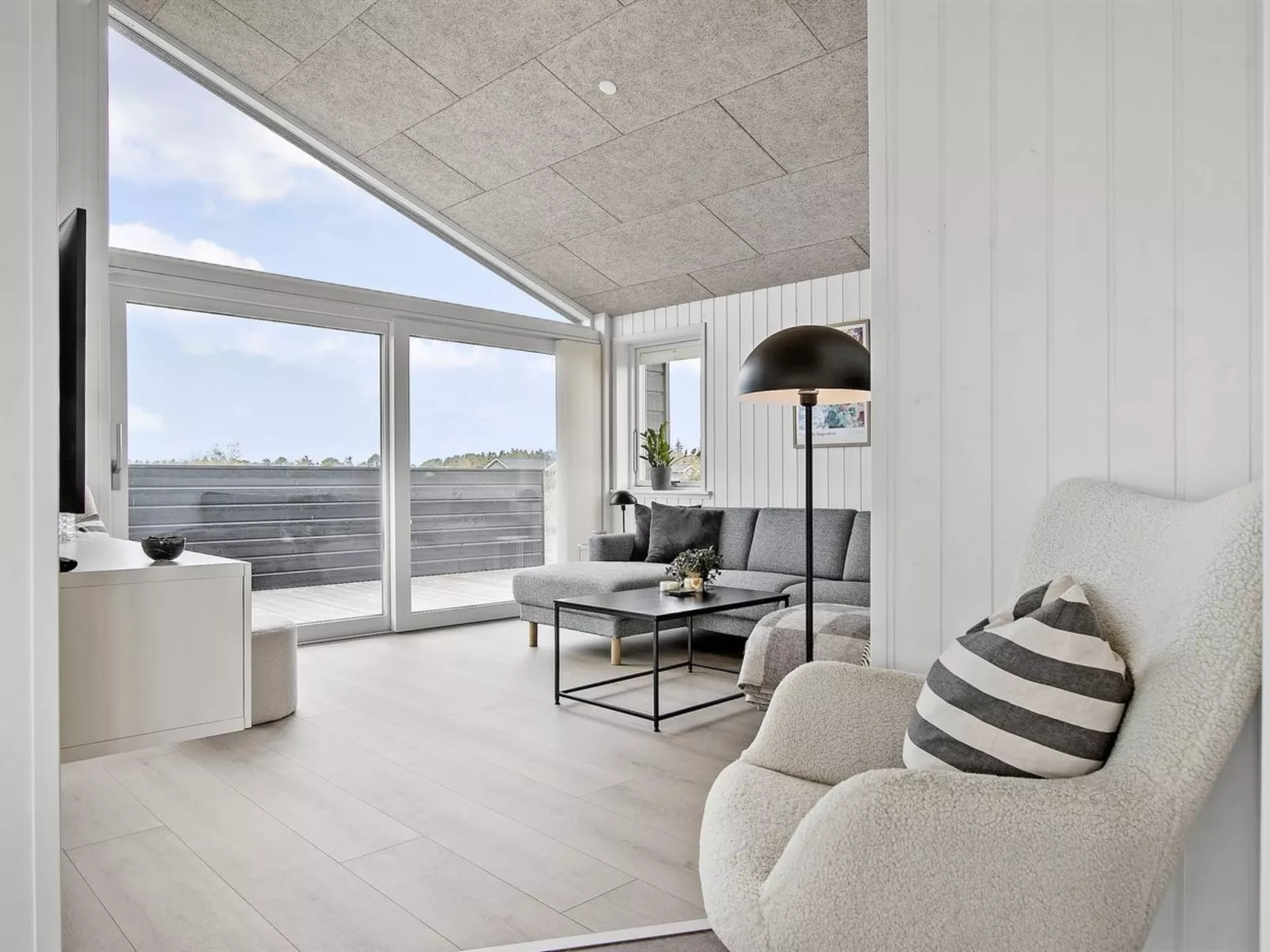 "Frithbjorn" - 900m from the sea-Binnen