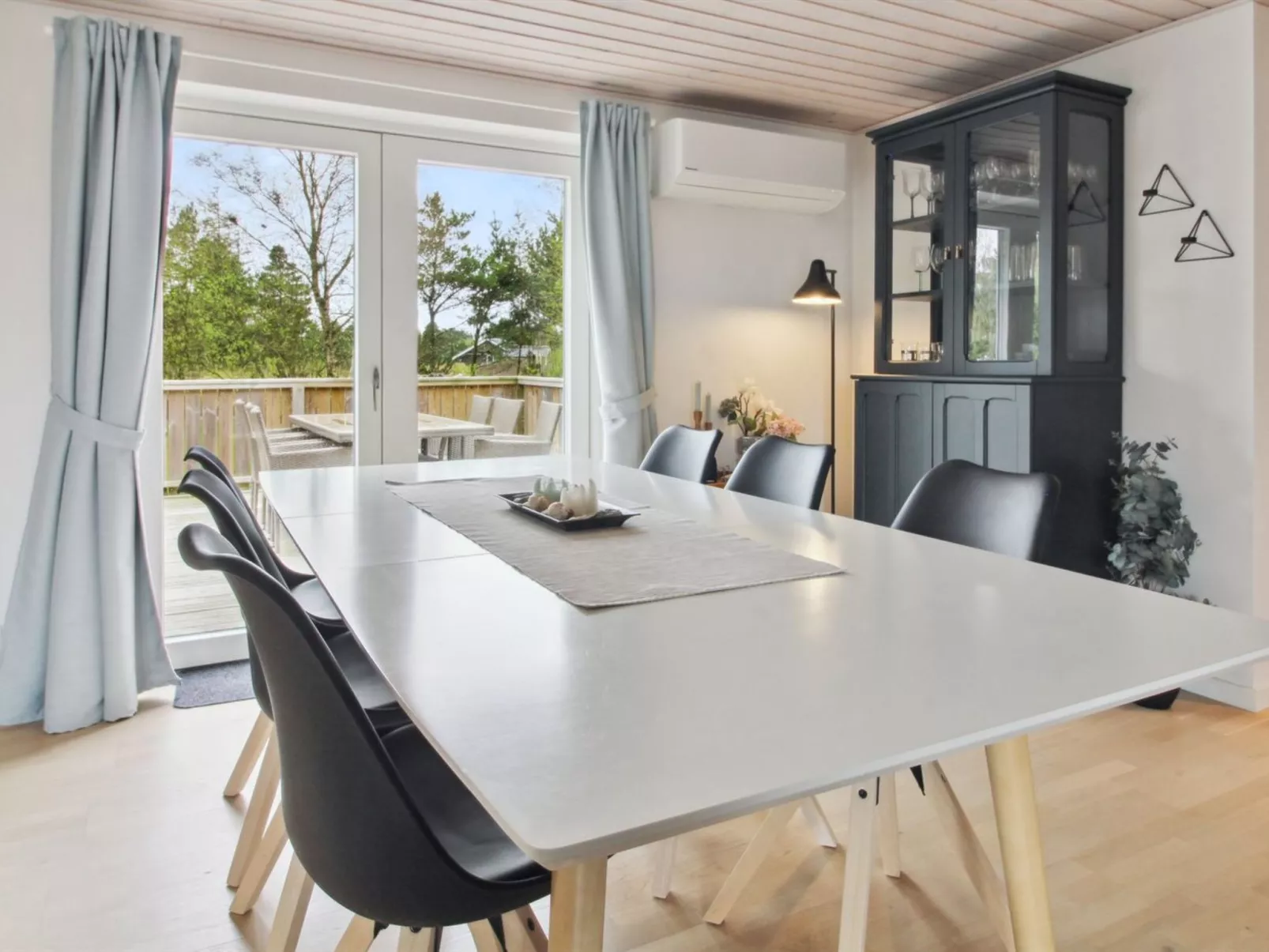 "Golubinka" - 2.5km from the sea-Binnen