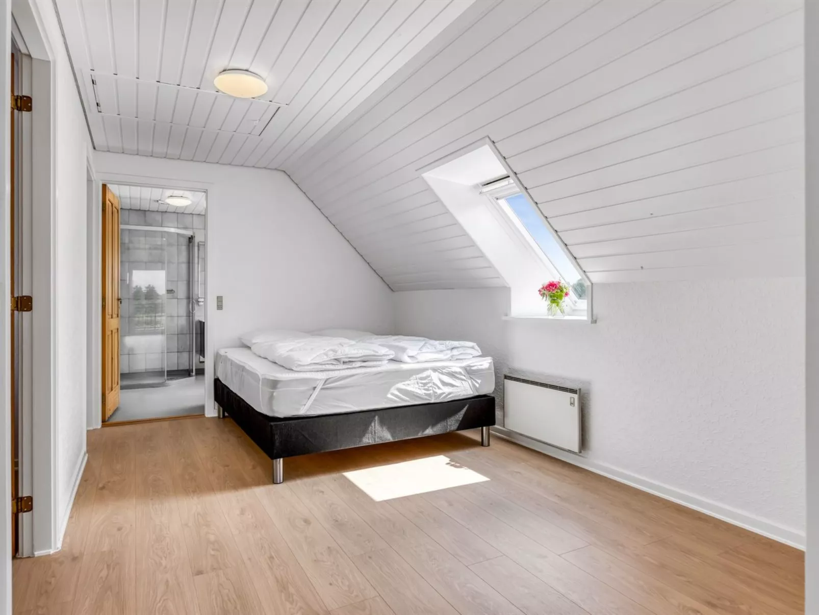 "Sissela" -  from the sea-Binnen