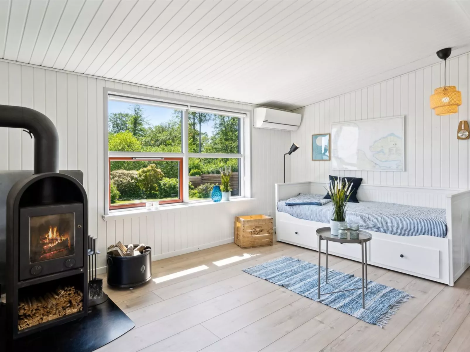 "Fokke" - 450m from the sea-Binnen