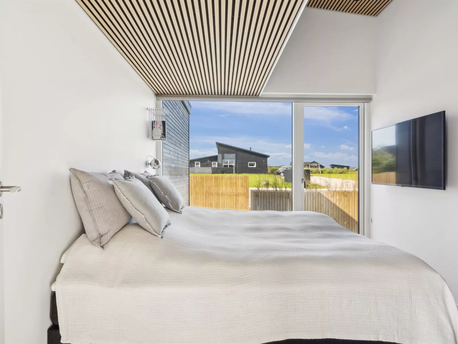 "Lyder" - 400m from the sea-Binnen