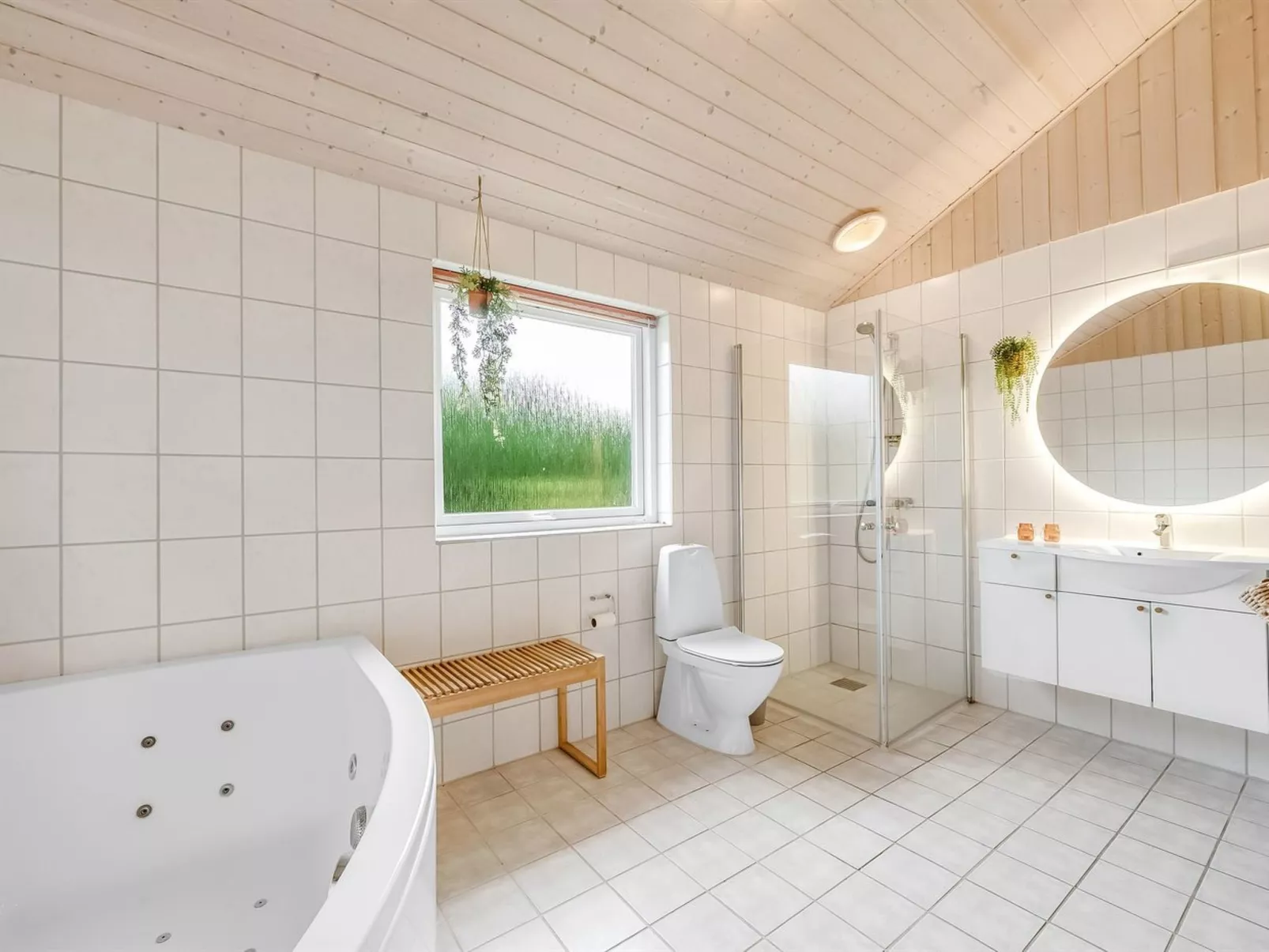 "Jarmunrek" - 400m to the fjord-Binnen