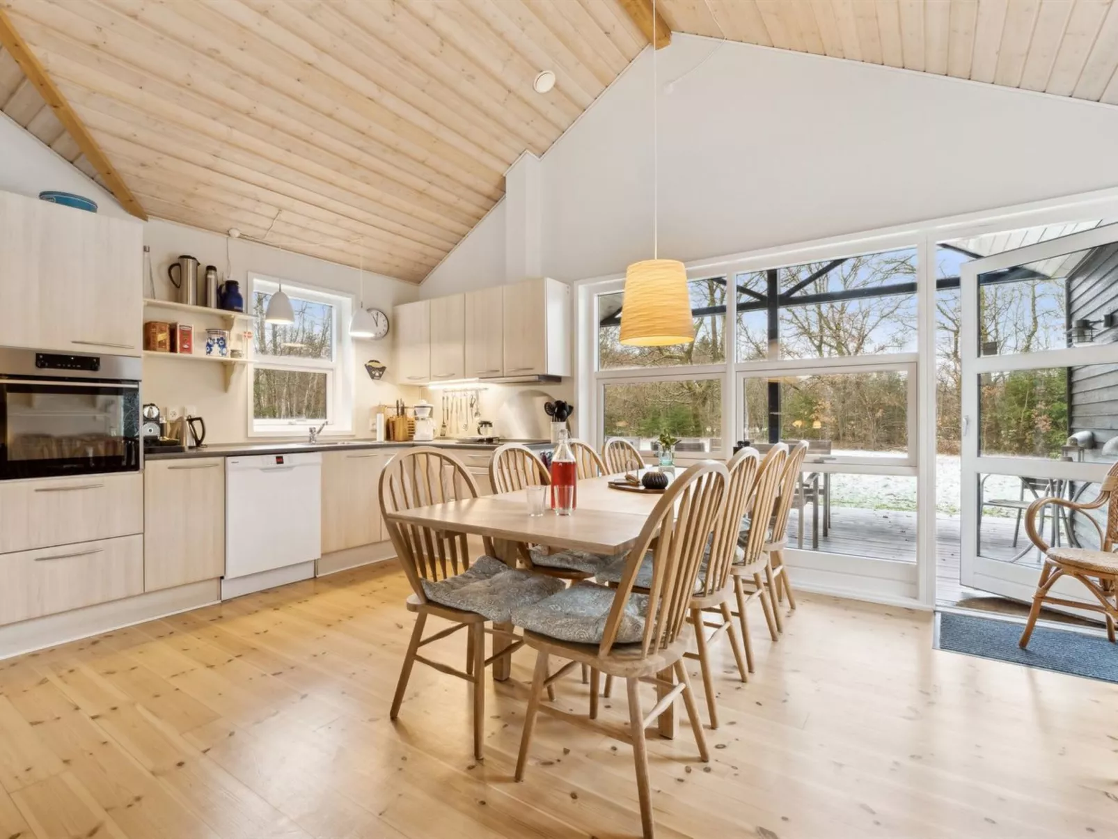 "Tomine" -  from the sea-Binnen