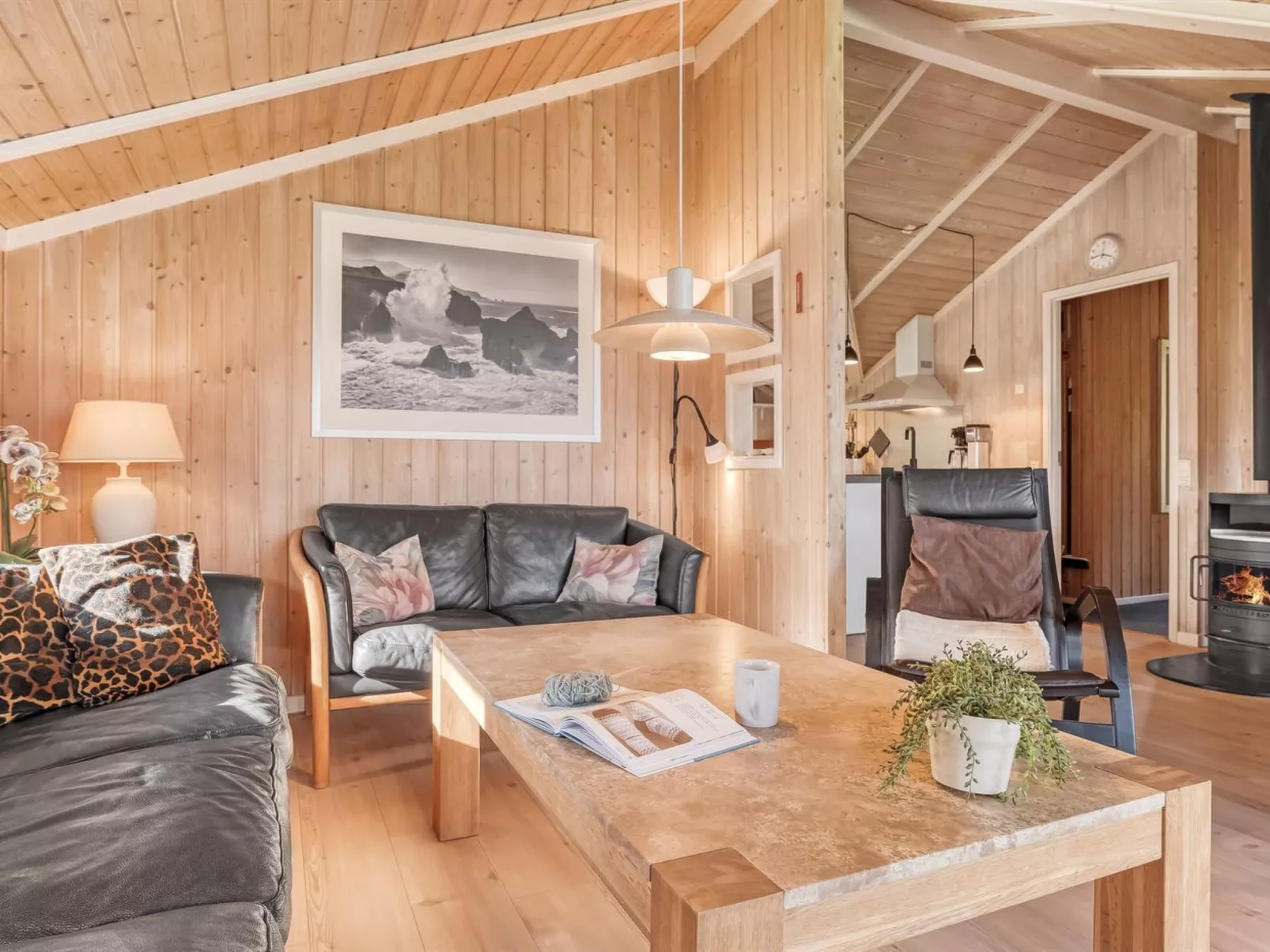 "Emili" - 300m from the sea-Binnen