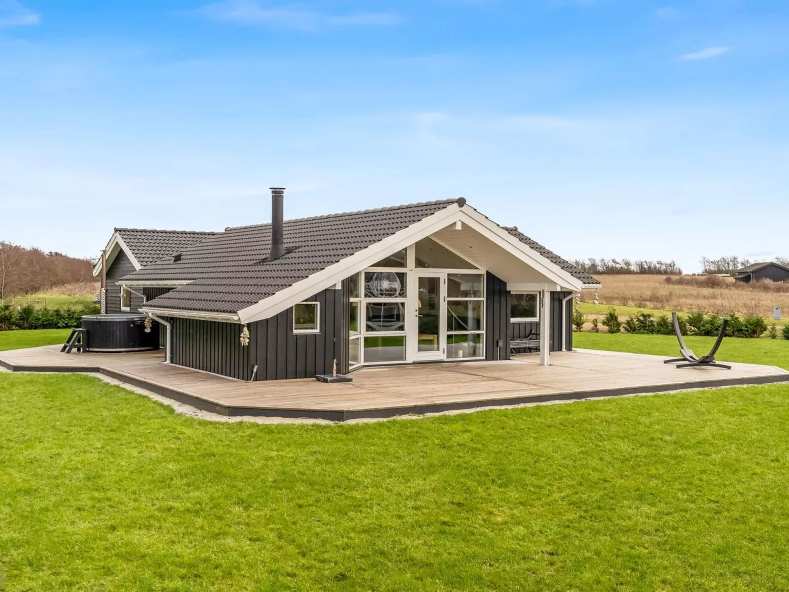 "Antero" - 500m to the fjord-Buiten