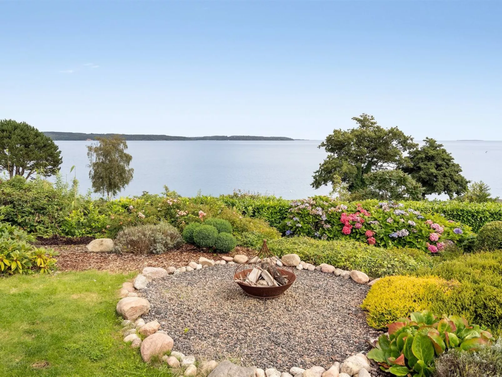 "Gesine" - 50m to the fjord-Buiten