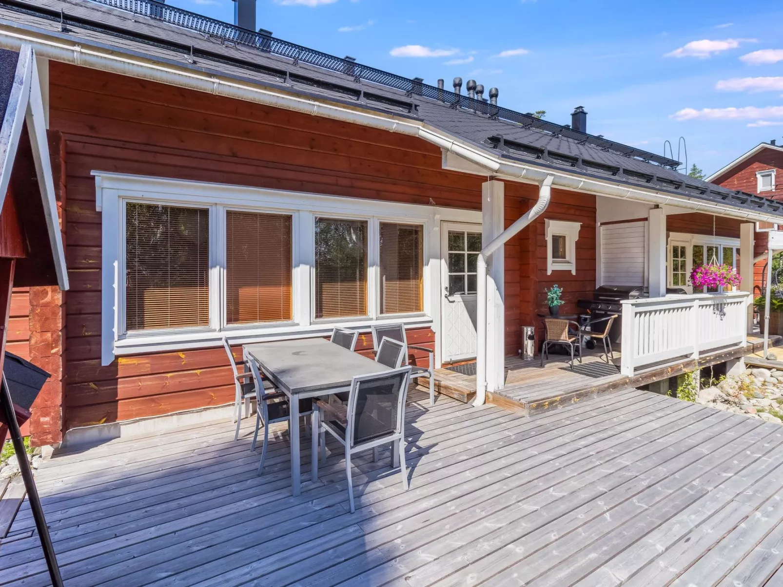 Tintin mökki-Binnen