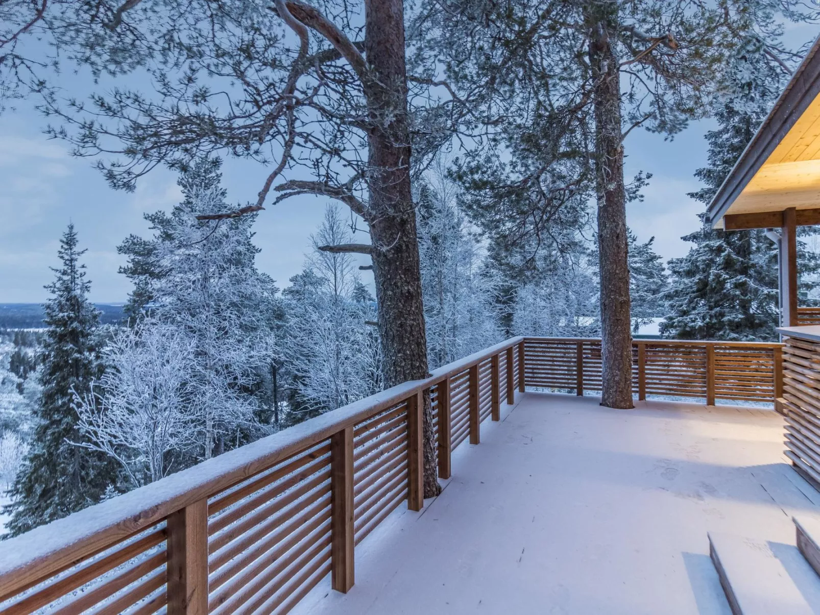 Kelokaltiokylän maja 22-Binnen