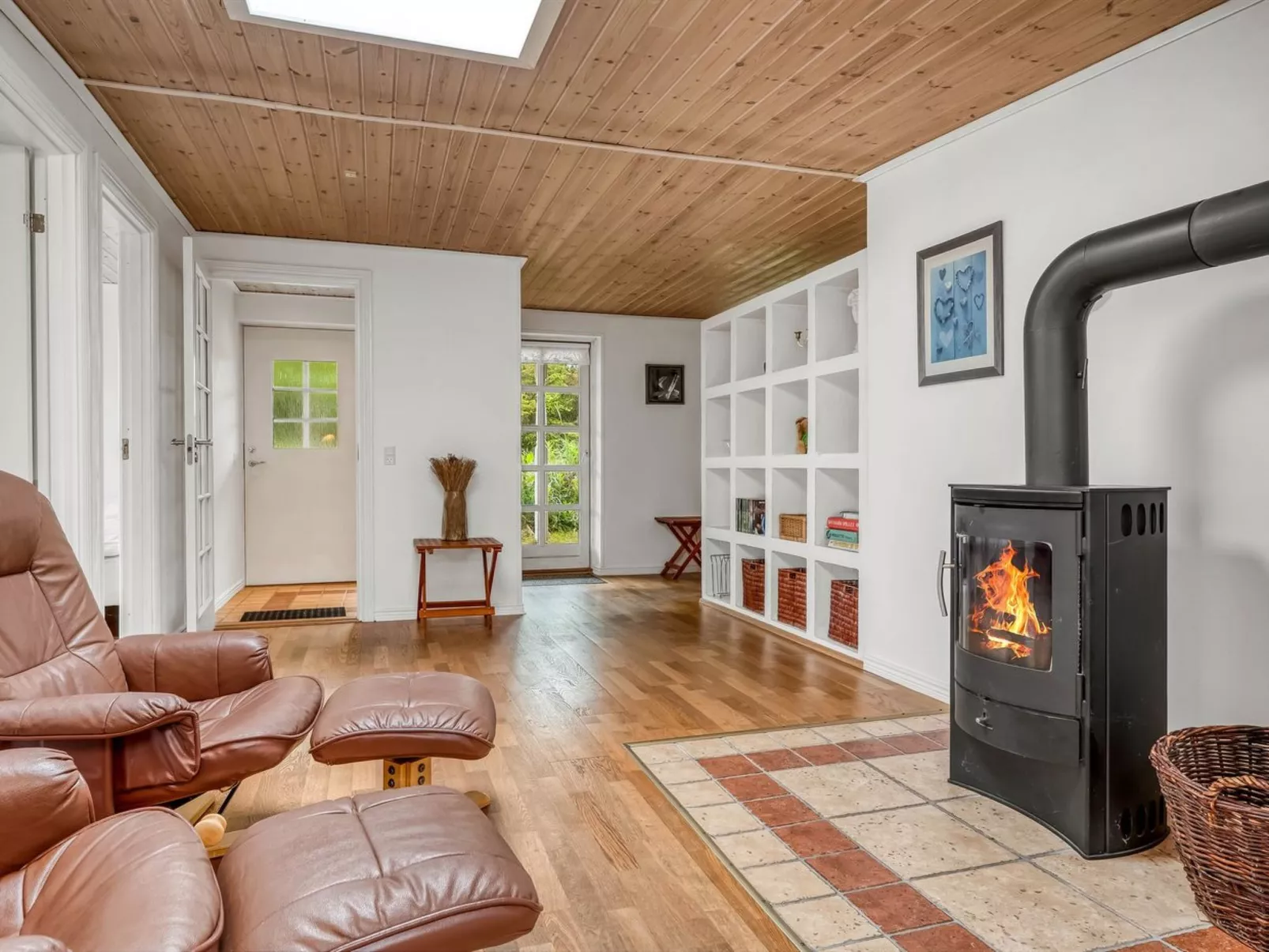 "Aku" - 700m from the sea-Binnen