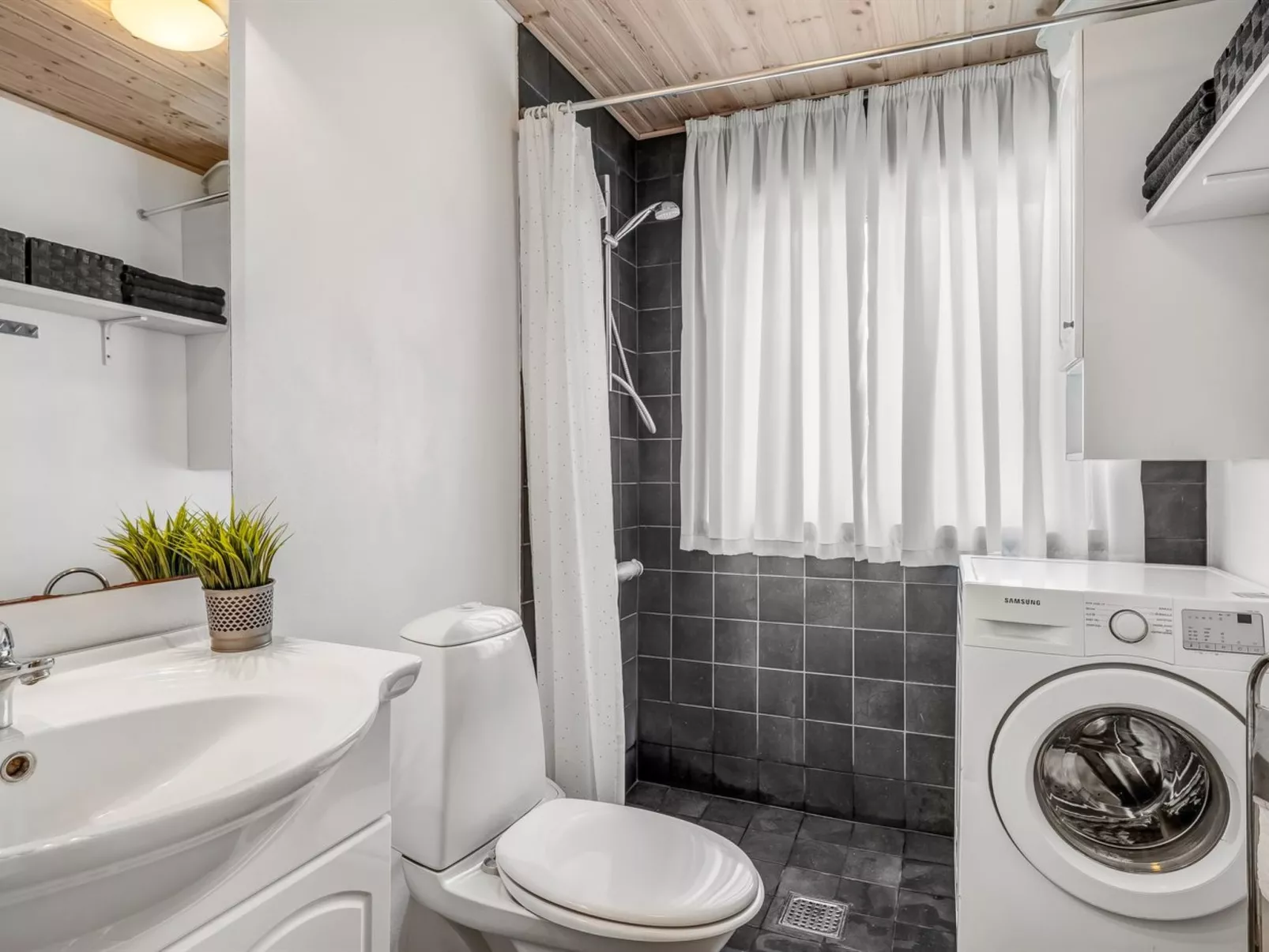 "Franzisca" - 200m to the fjord-Binnen