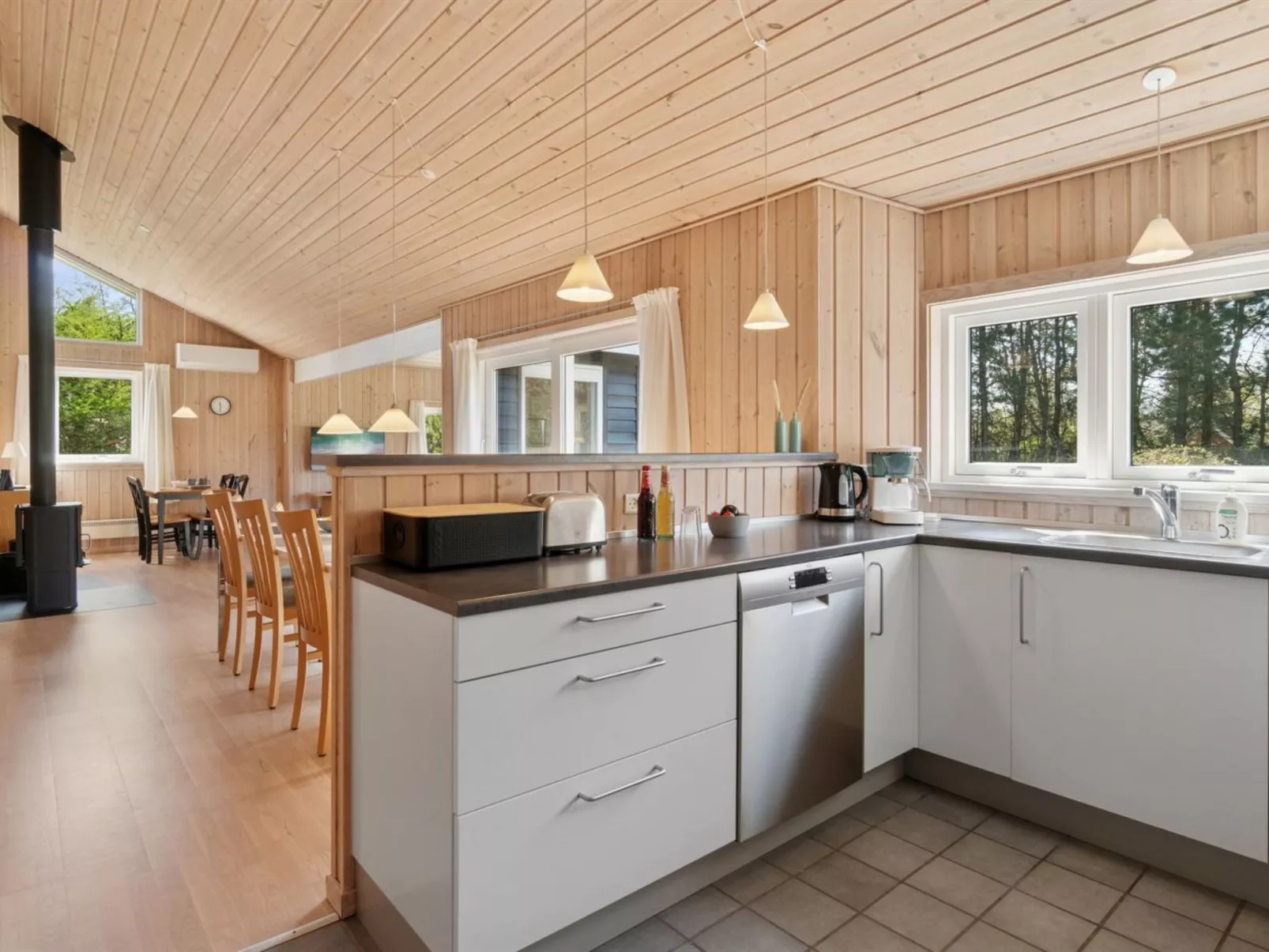 "Edna" - 500m from the sea-Binnen