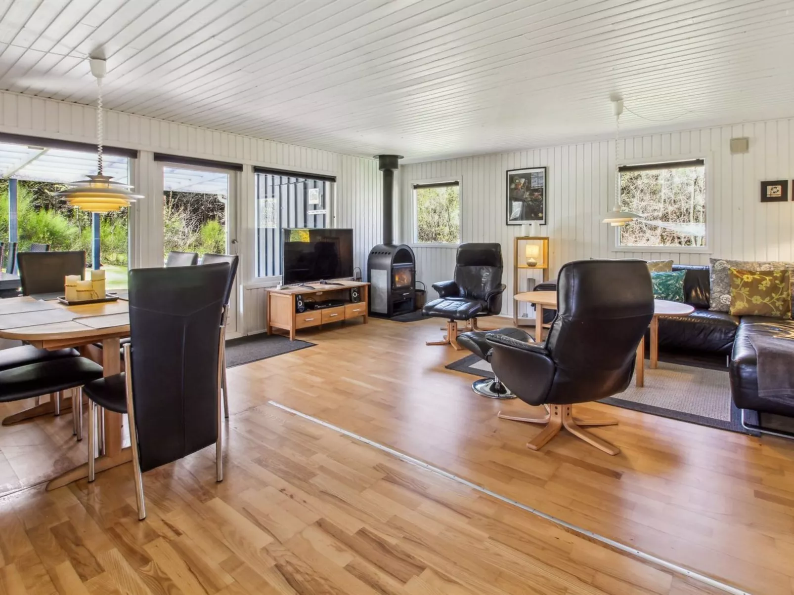 "Alia" - 30km from the sea-Binnen