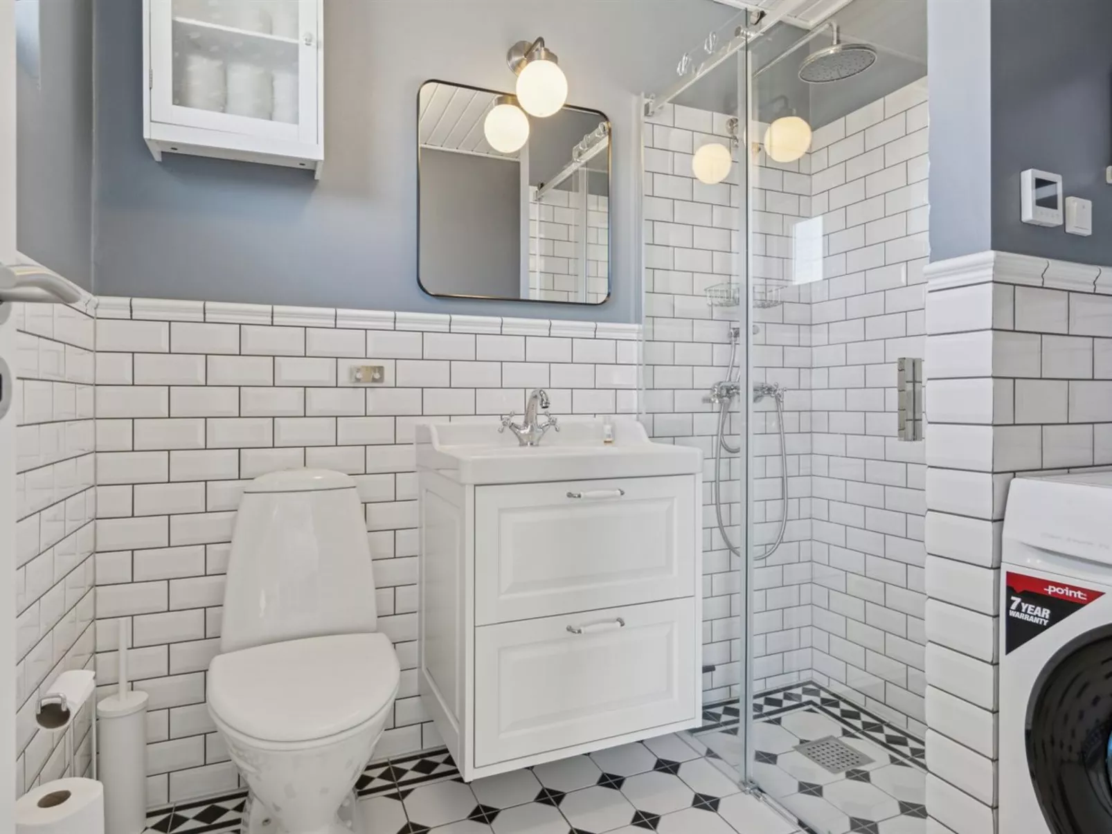 "Heddi" - 300m from the sea-Binnen