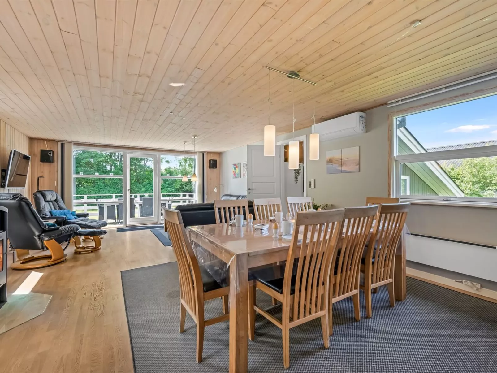 "Mina" - 600m to the fjord-Binnen