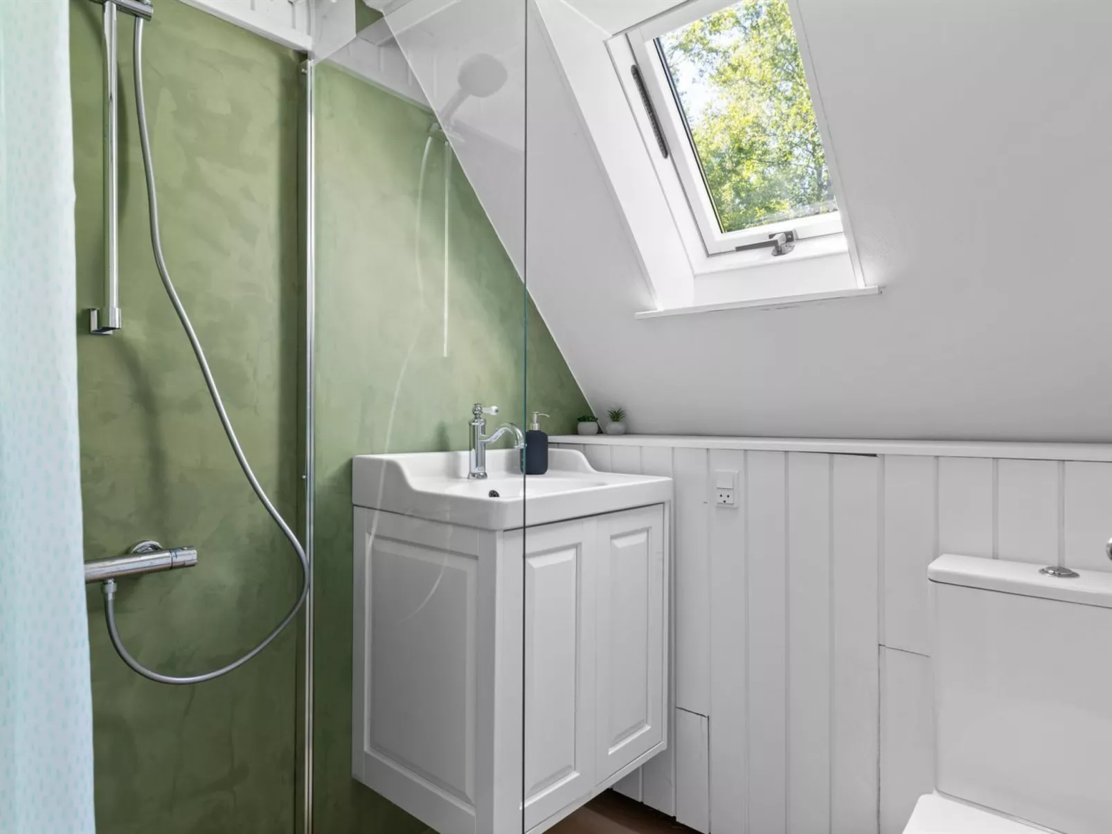 "Sunna" - 1km from the sea-Binnen