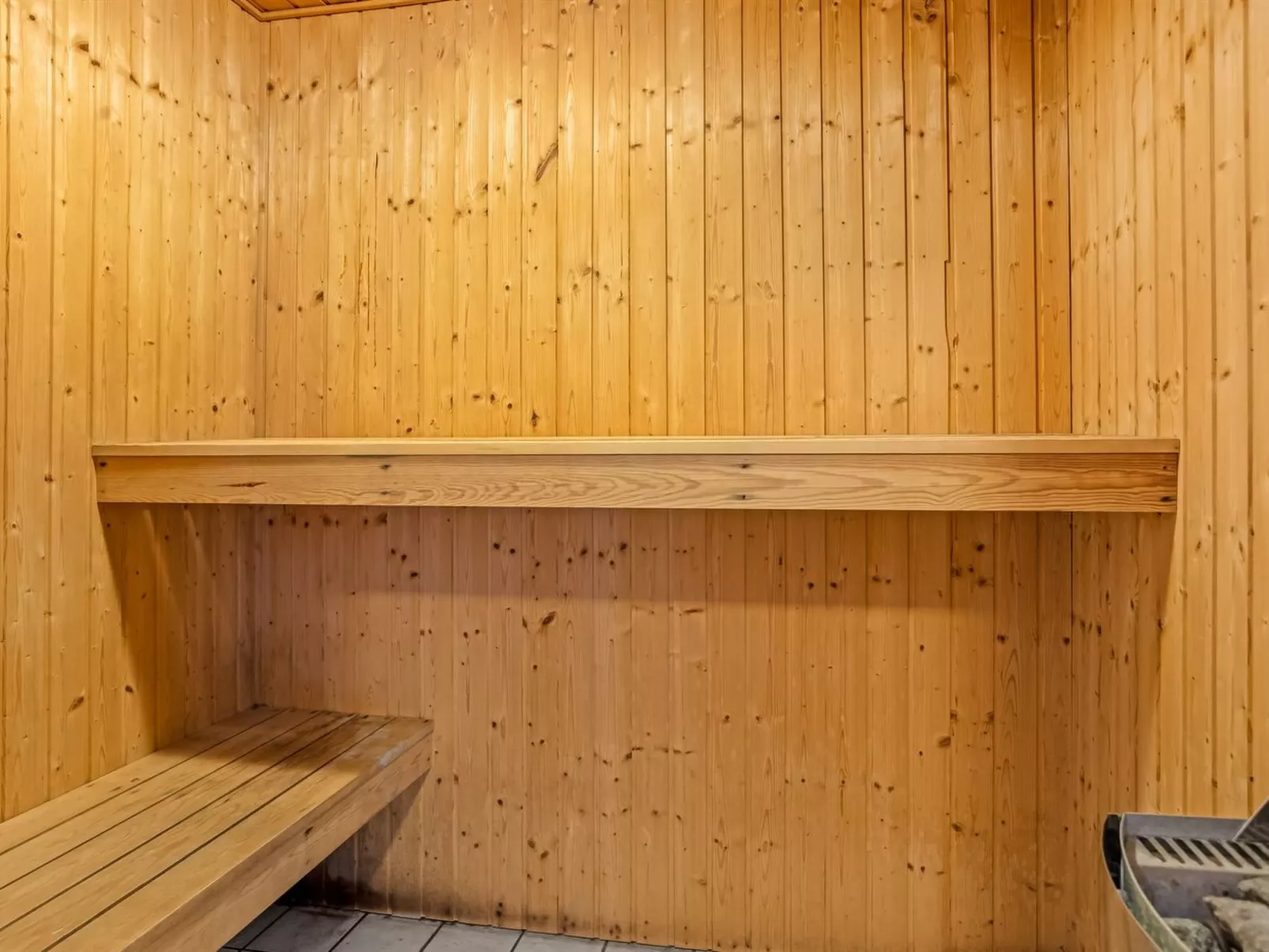 "Tara" - 900m from the sea-Binnen