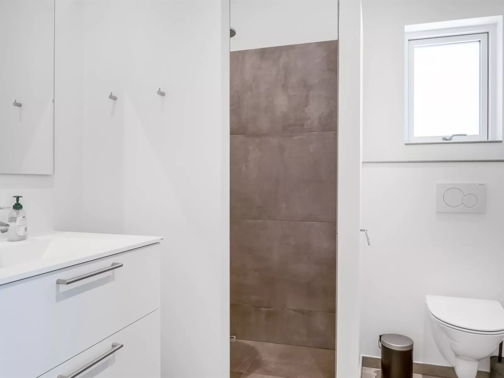 "Zoya" -  from the sea-Binnen