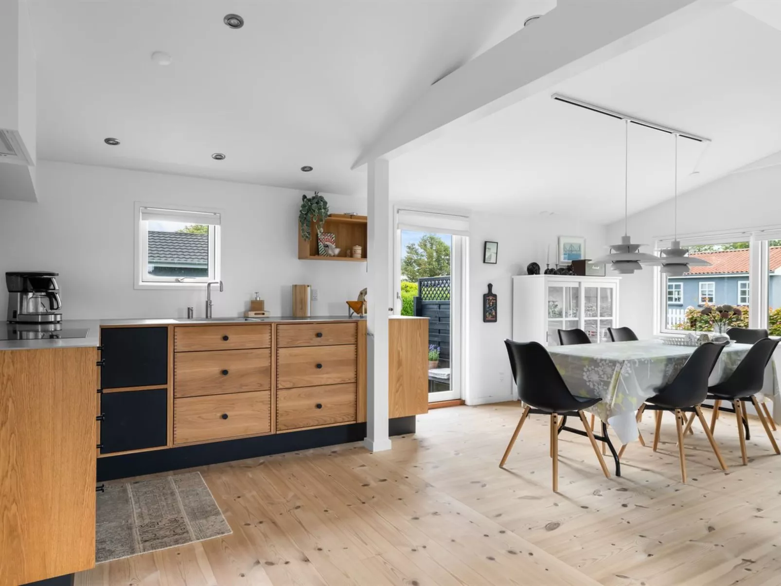 "Daya" - 75m from the sea-Binnen