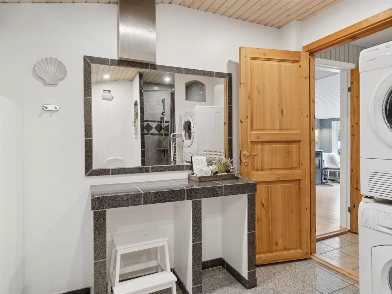 "Eilke" - 125m from the sea-Binnen