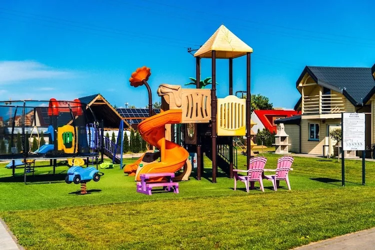 Domek piętrowy 6-osobowy Ustronie Morskie-Tuinen zomer