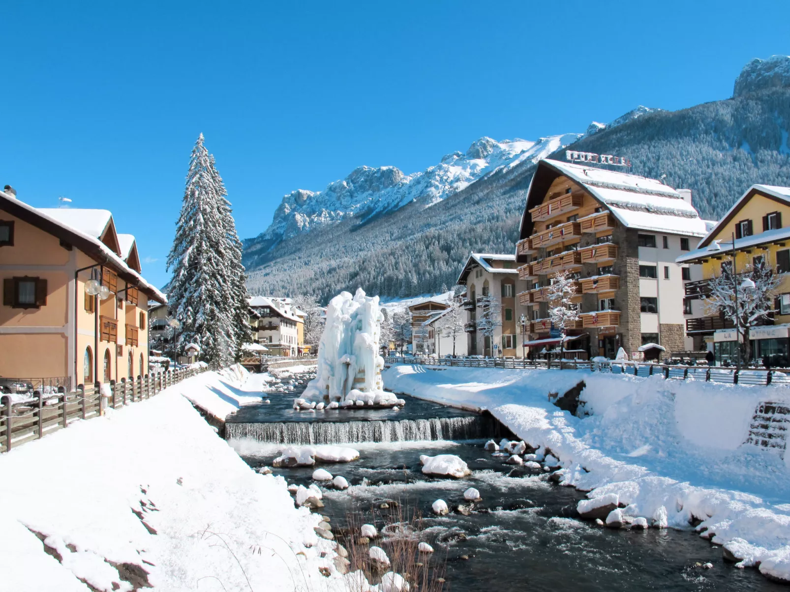 Ciasa Tella-Omgeving