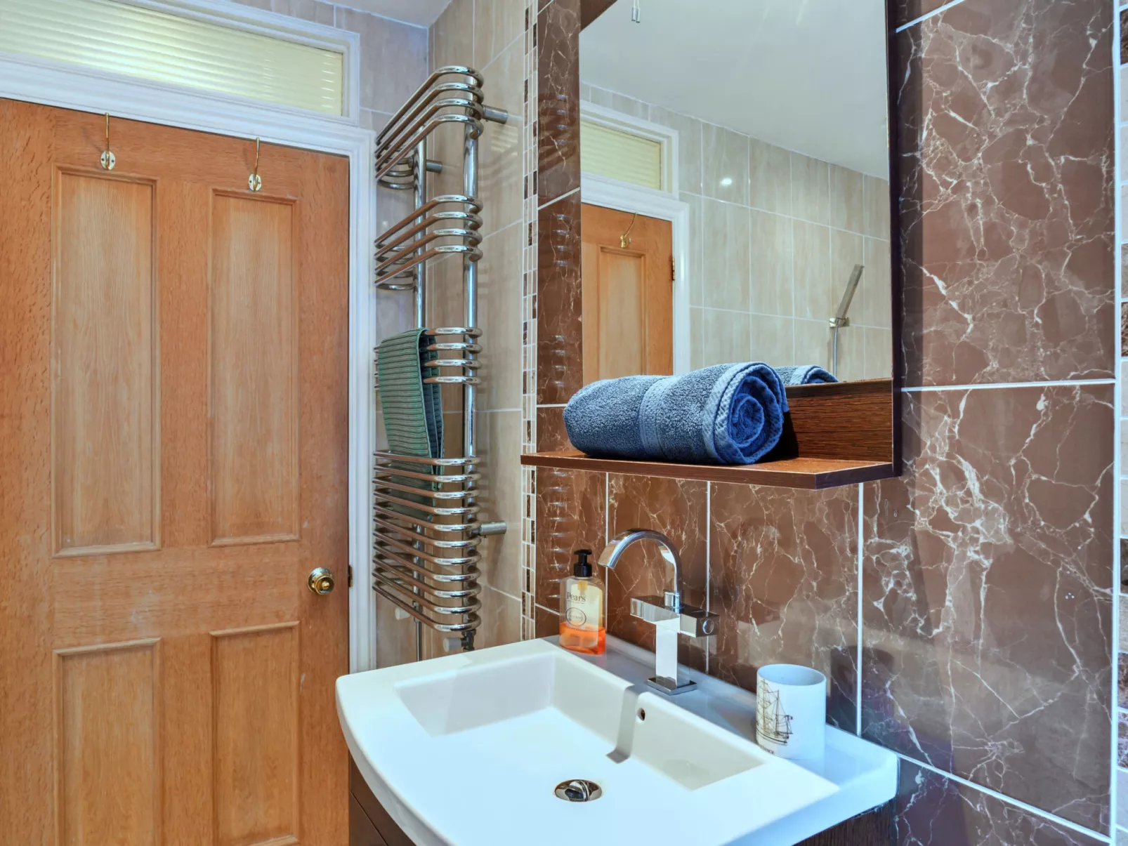 Nor Nour, Cawsand-Binnen