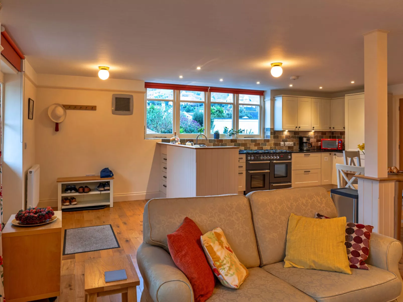 Lower School Cottages-Binnen