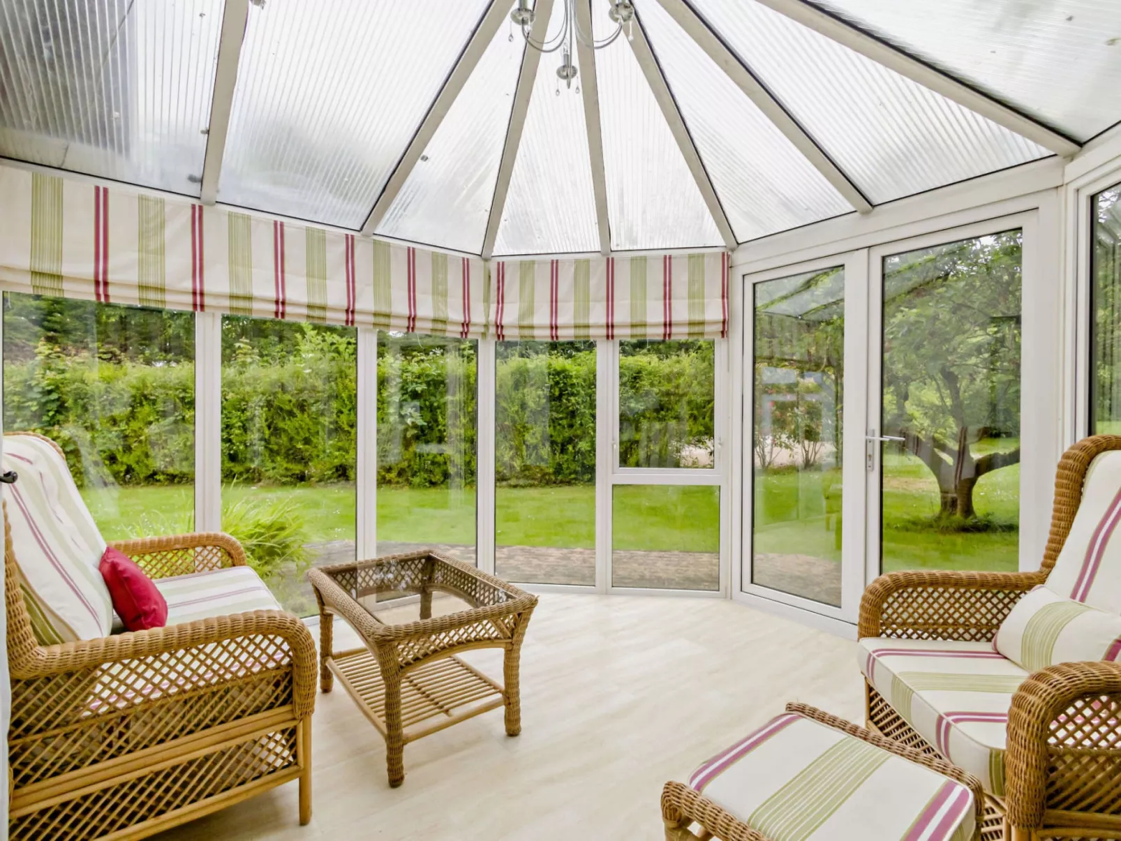 The House at No. 47-Buiten