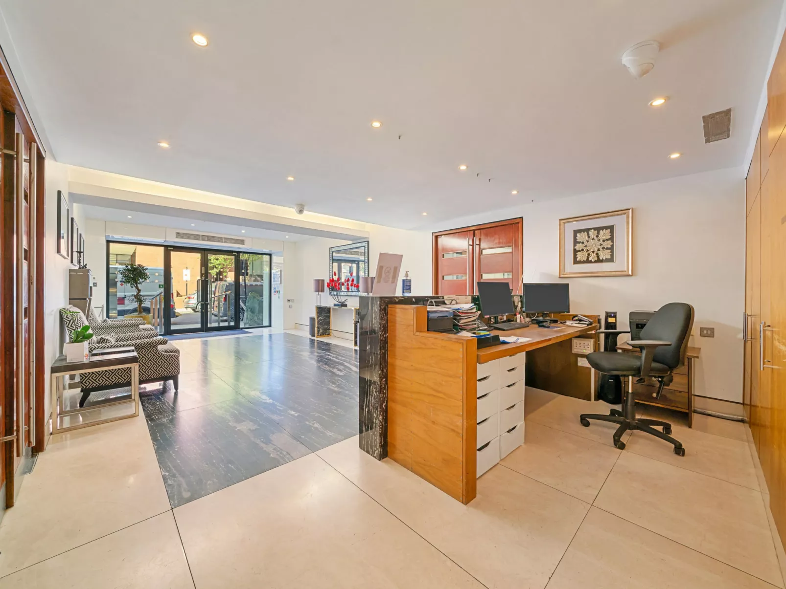 Roland House - Two Bedroom-Buiten