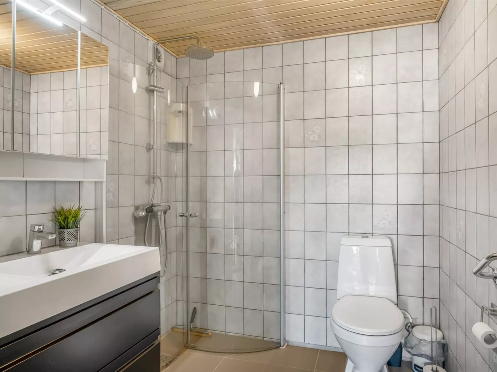 "Missa" - 2km to the fjord-Binnen