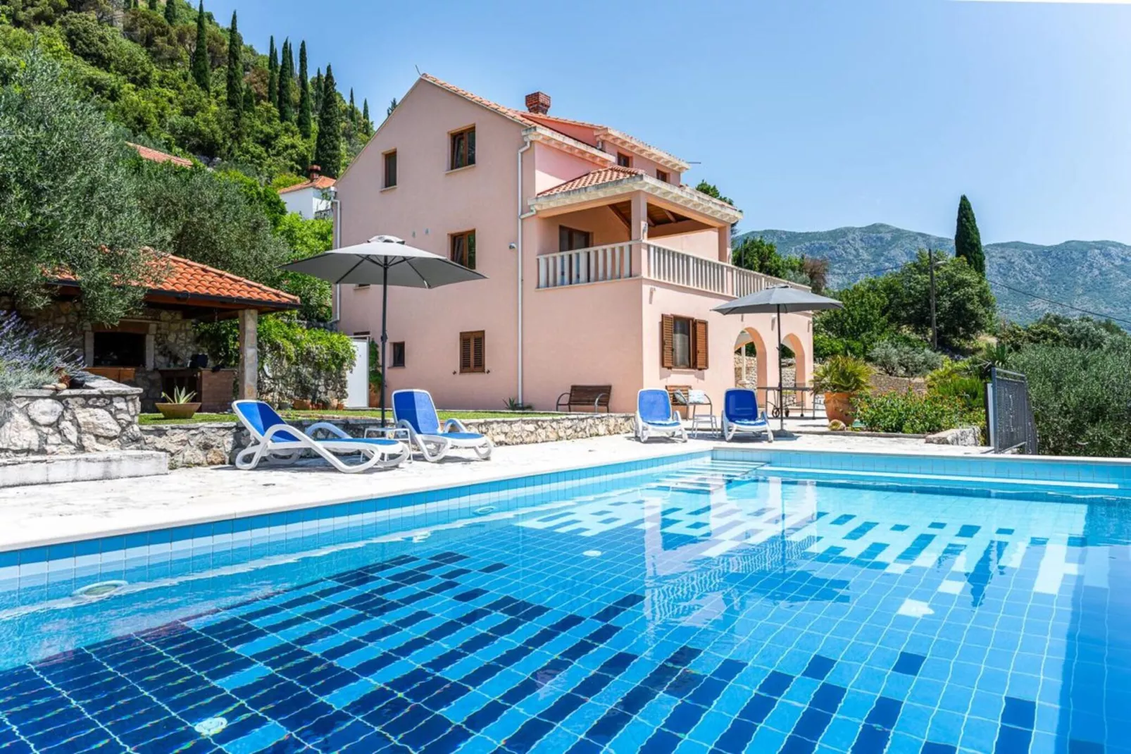 Villa Oliva - Two Bedroom Villa with Terrace and Swimming pool-Zwembad