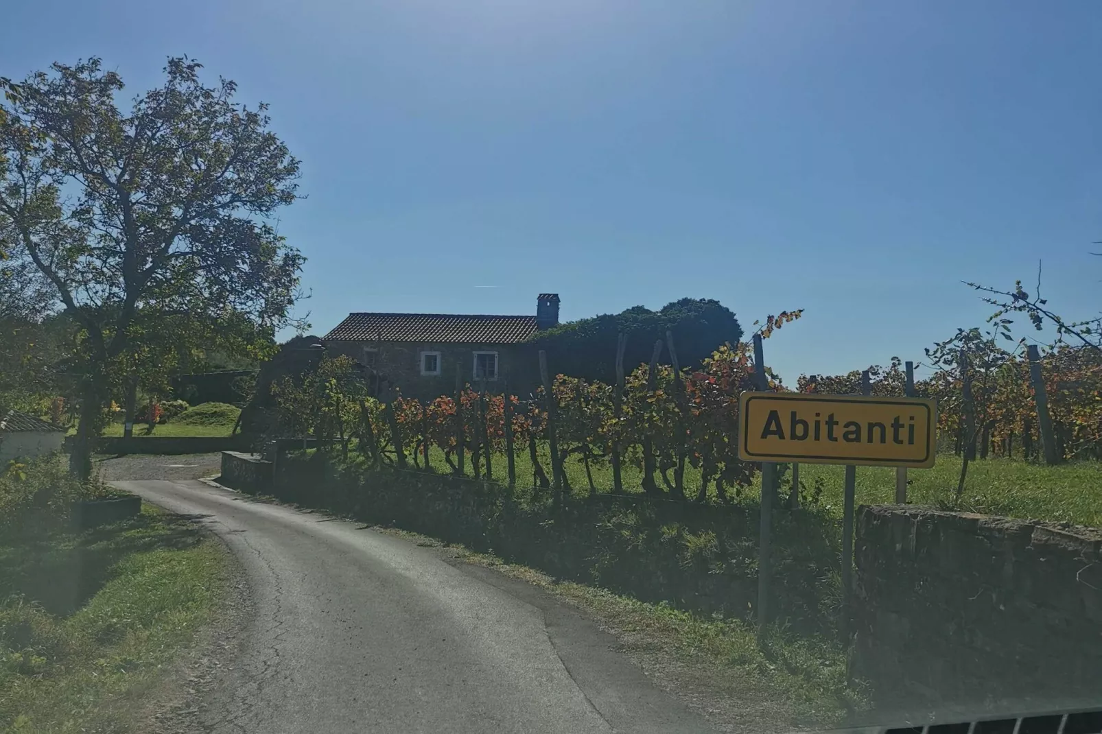 Abitanti Rustic Apartment with Balcony - Two Bedroom Apartment with Balcony-Buitenlucht