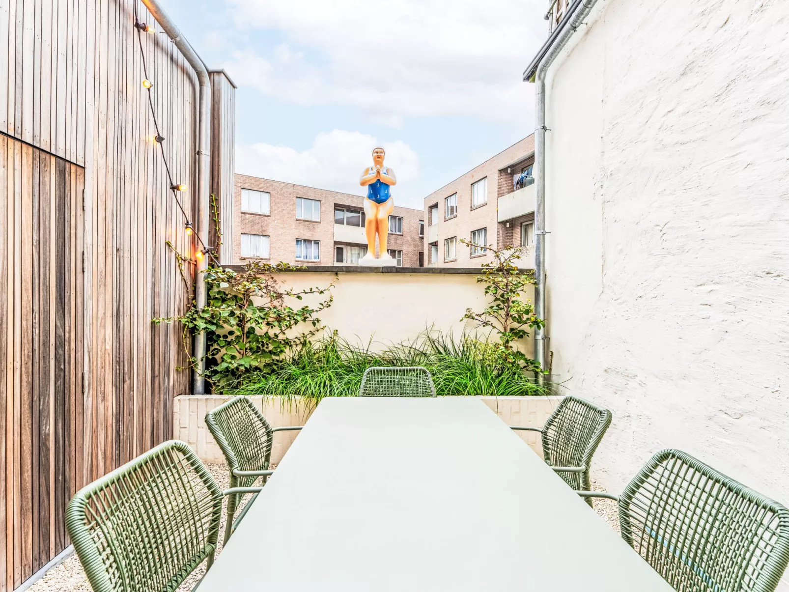 Lili's with terrace-Buiten