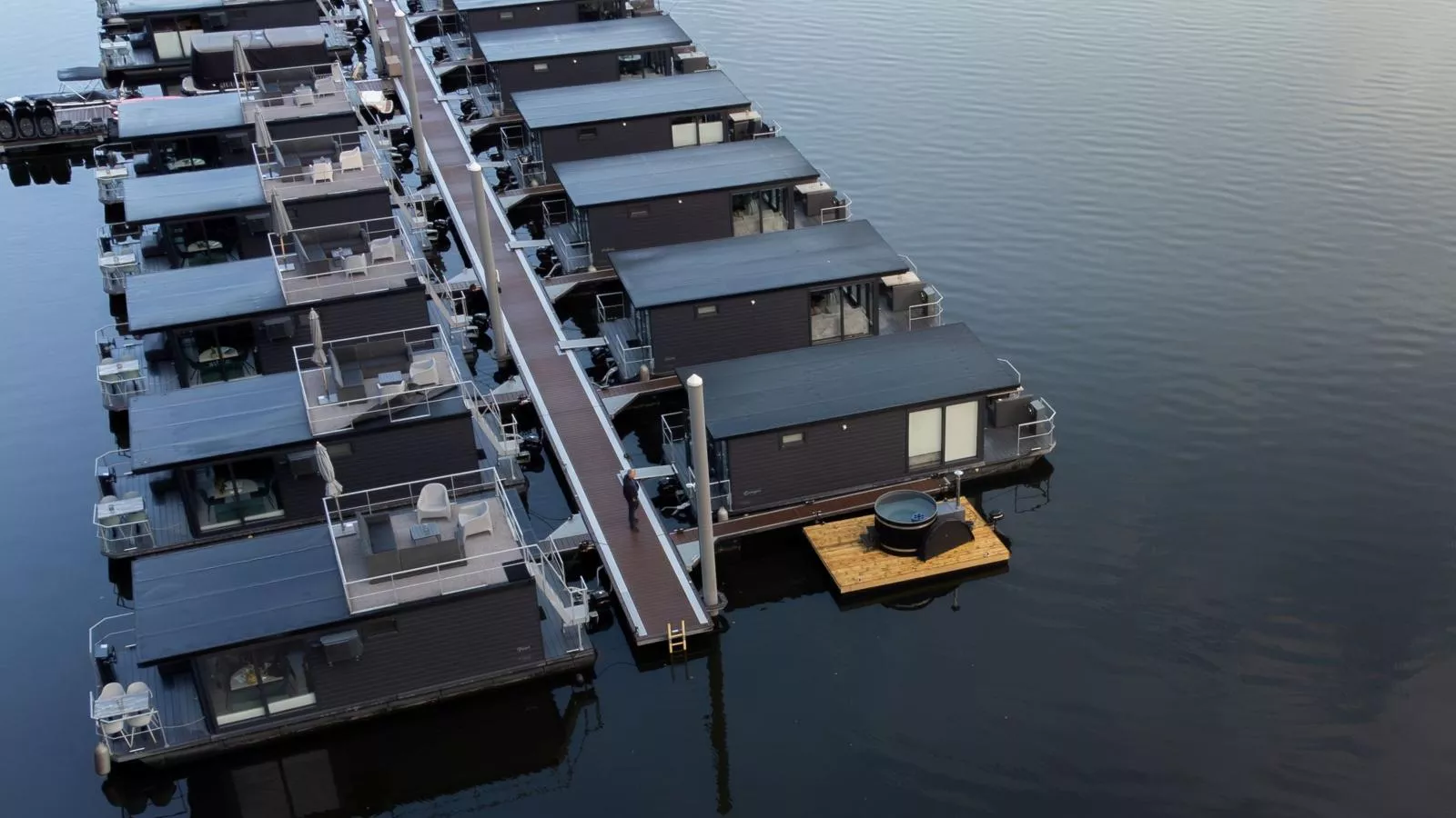 Floating in Limburg - hottub