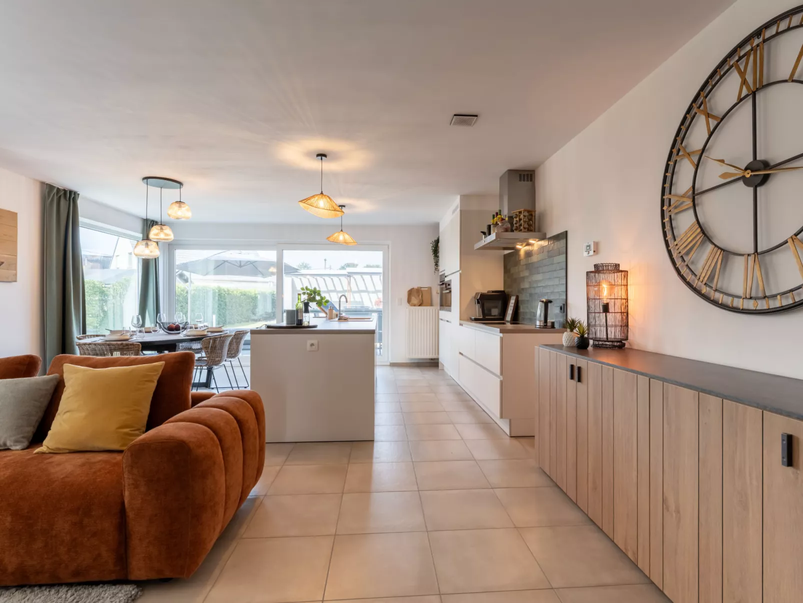 Casa Pepino in quiet cul de sac-Binnen