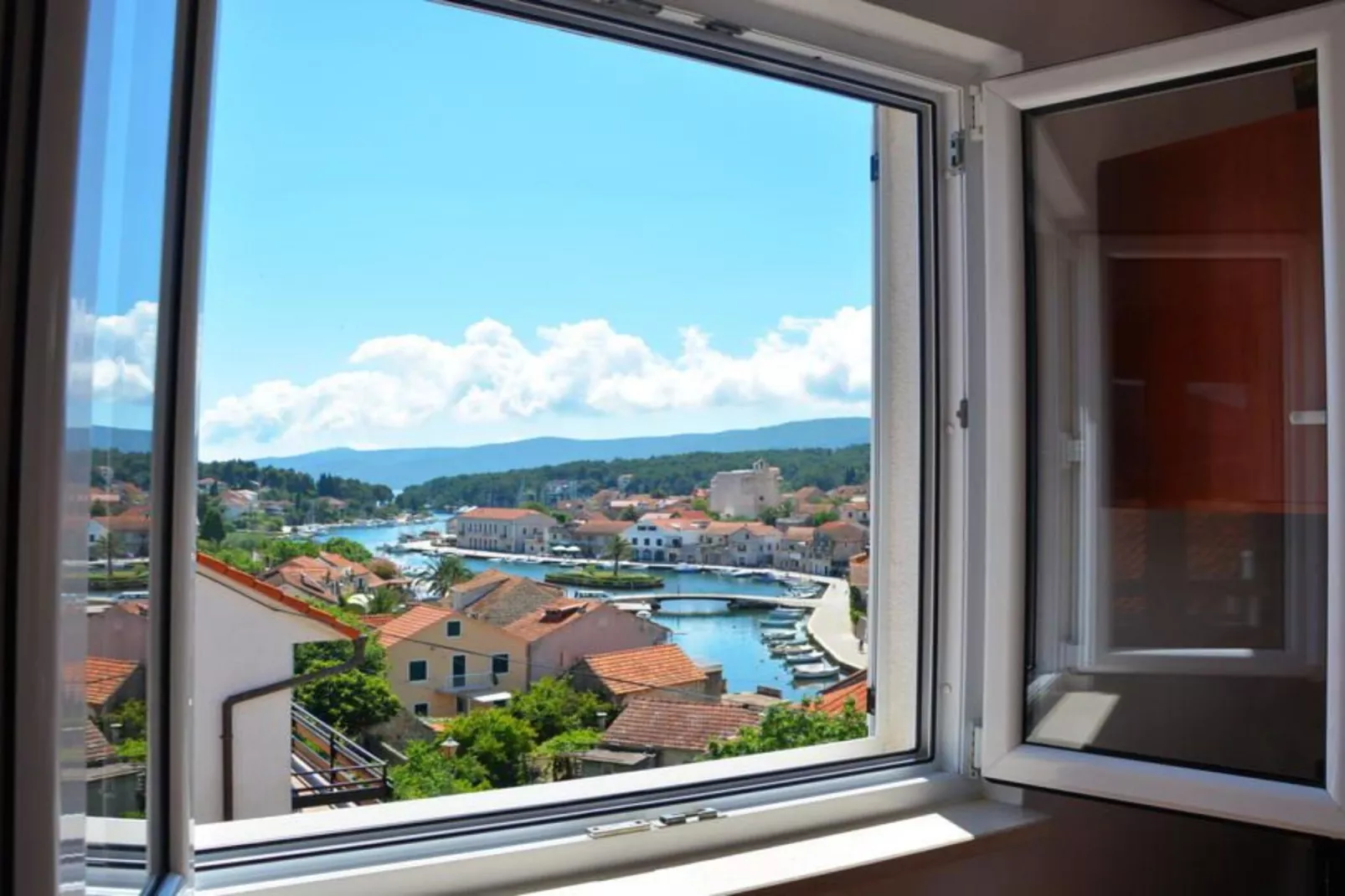 One Bedroom Luxury Apartment with Balcony and Sea View  1-Buitenlucht