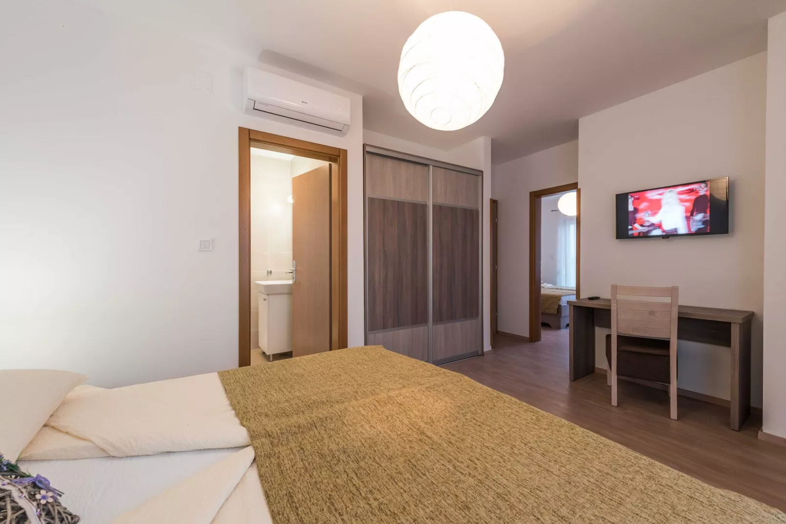 Luxury Escape with Swimming Pool & Modern Design - Deluxe Four Bedroom Villa with Sea View and Private Pool (Villa 5)-Slaapkamer