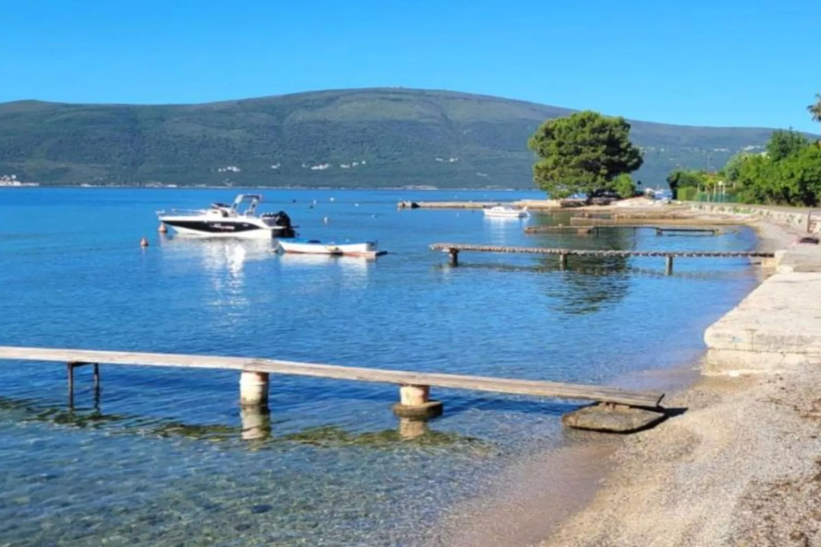 Stylish Apartment with Modern Elegance in Herceg Novi Area - Deluxe One Bedroom Apartment with Terrace-Buitenlucht