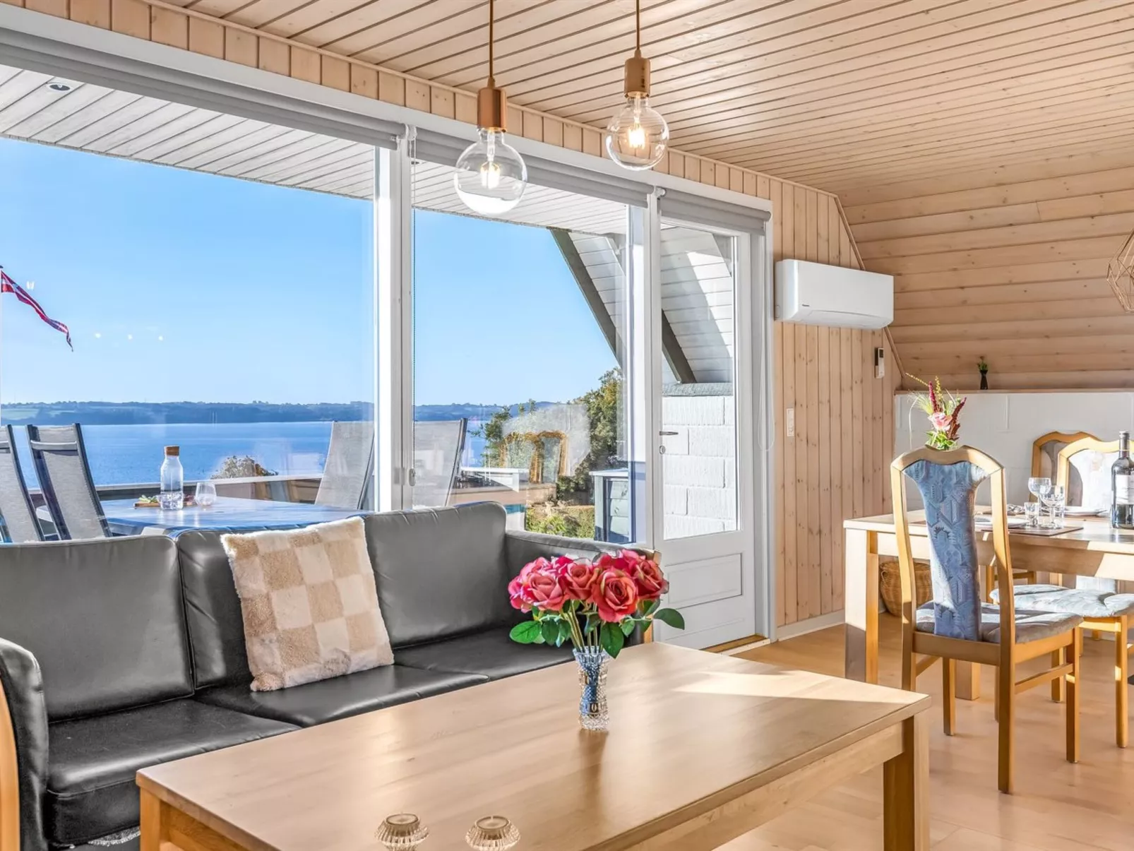 "Elisabete" - 600m from the sea-Binnen