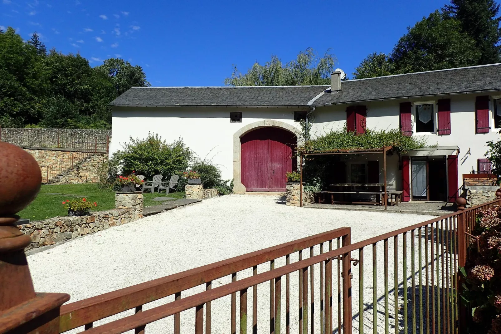 Gite du Pantouquet-Uitzicht zomer