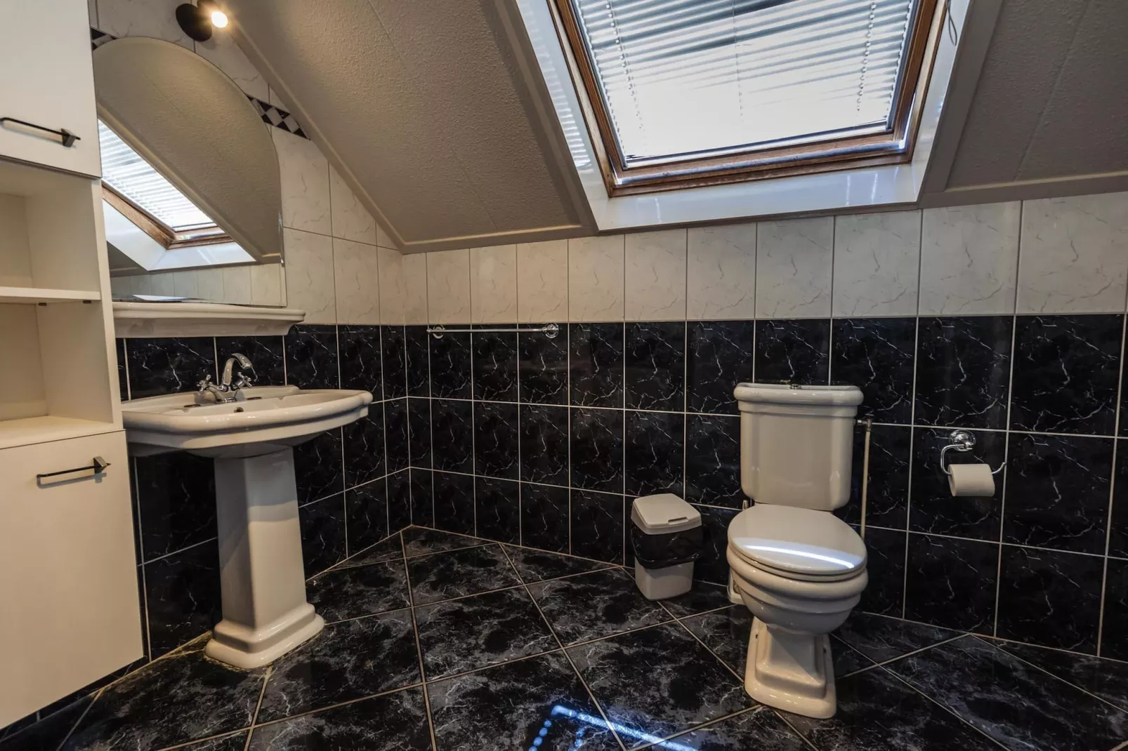 12 - Persons Family Bungalow-Badkamer