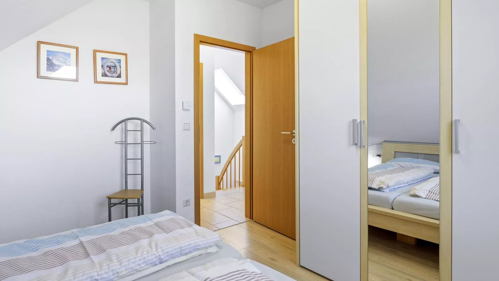 Windflüchter links mit Sauna-Slaapkamer