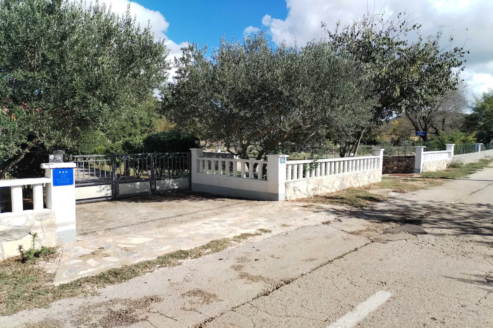 Holiday Home Višnja - Two Bedroom Holiday Home with Terrace - Buitenlucht