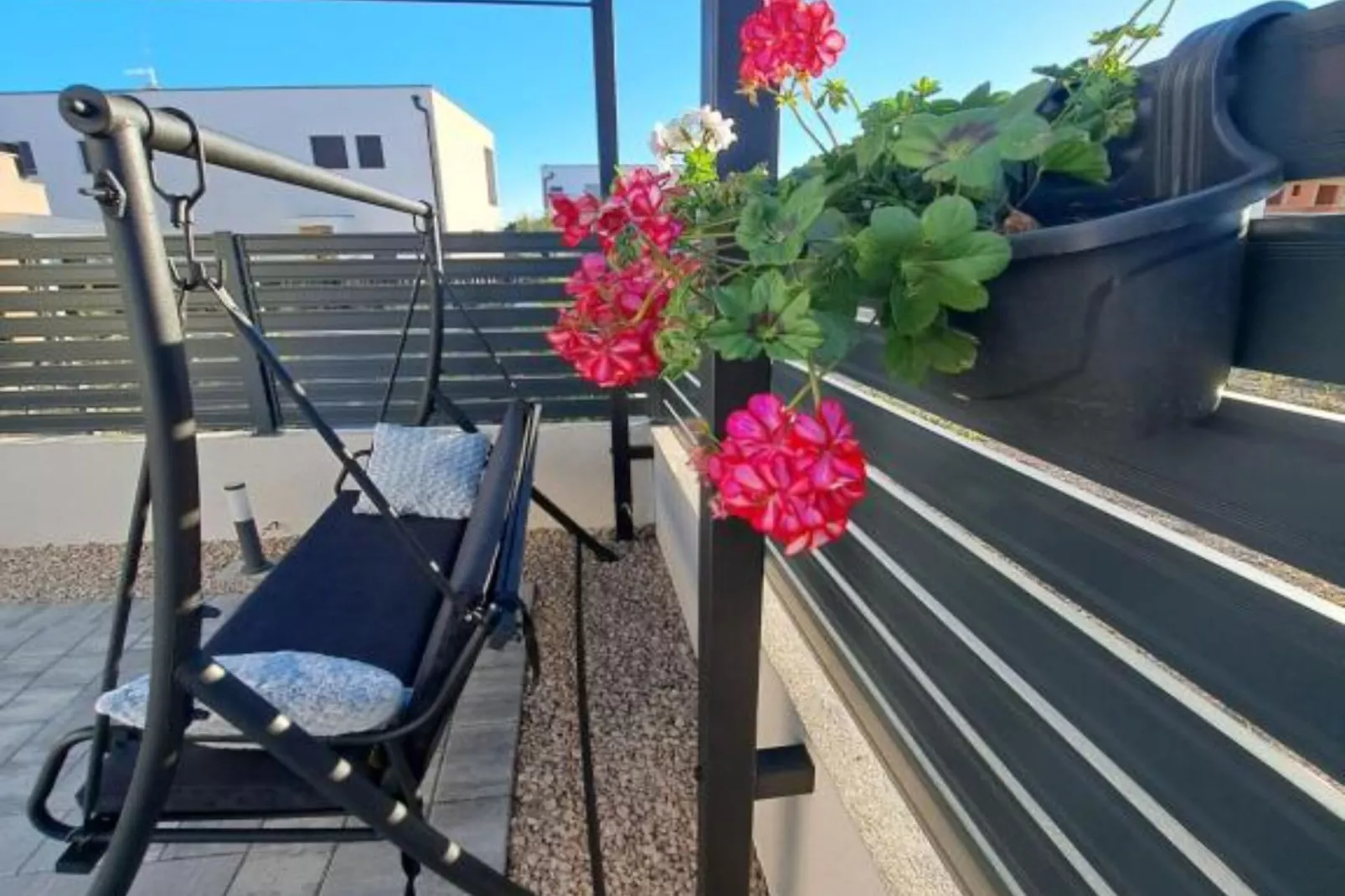 Villa With Pool-Terrasbalkon